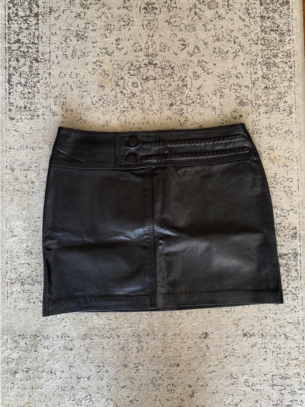 Link Black Leather Mini Skirt with Double-Waist Buttons